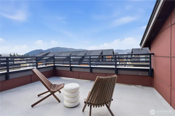 $1,185,000 | 924 7th Avenue Northeast, Issaquah, WA 98029
