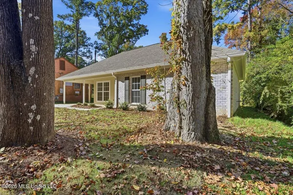 $144,900 | 407 East Hillsdale Drive, Jackson, MS 39209