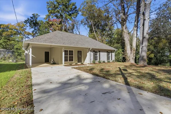 $144,900 | 407 East Hillsdale Drive, Jackson, MS 39209