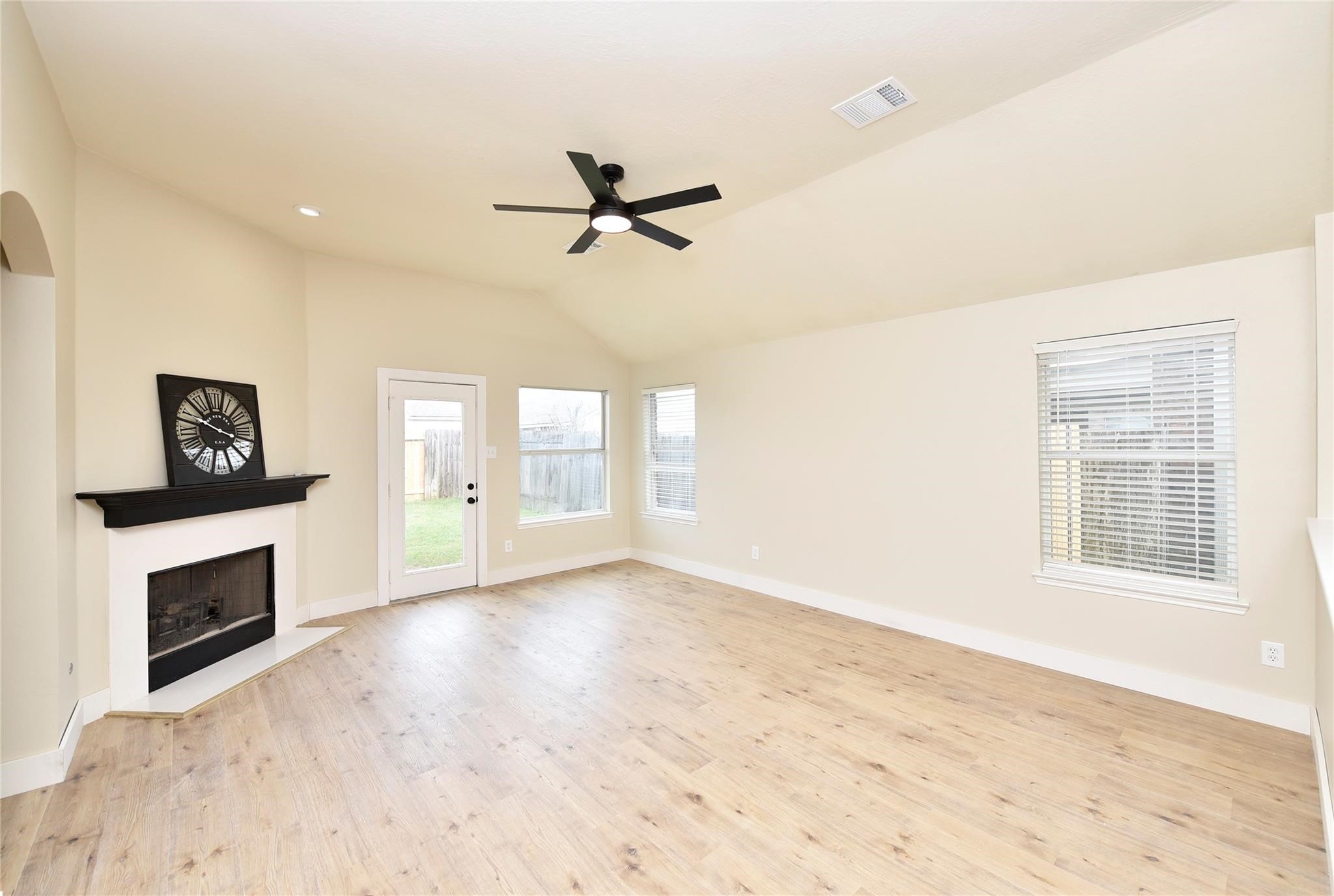 7715 Butler Lakes Court Rosenberg, TX 77469 - Photo 7 of 25