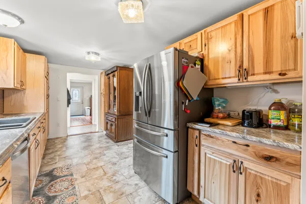 $279,900 | 226 Somerset Avenue, Pittsfield, ME 04967