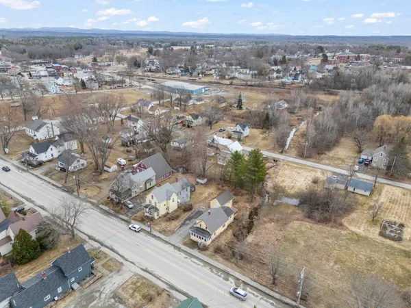 $279,900 | 226 Somerset Avenue, Pittsfield, ME 04967