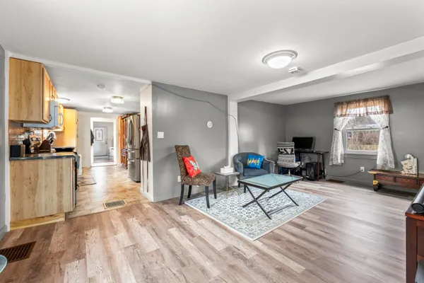 $279,900 | 226 Somerset Avenue, Pittsfield, ME 04967