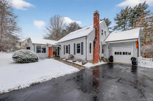 $495,000 | 36 Vassar View Road, Poughkeepsie, NY 12603