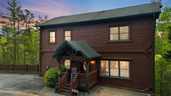 $1,370,000 | 810 Great Smoky Way, Gatlinburg, TN 37738