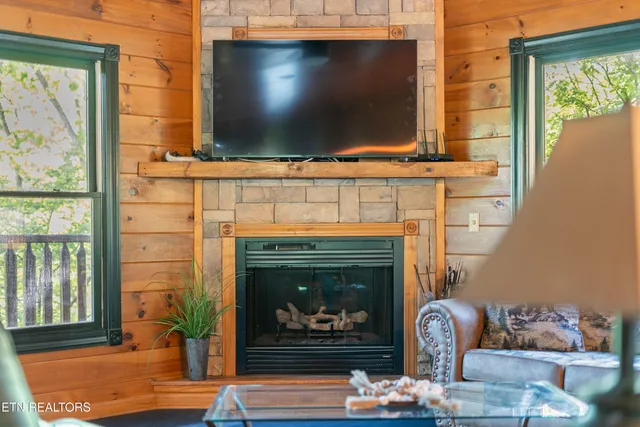 $1,370,000 | 810 Great Smoky Way, Gatlinburg, TN 37738