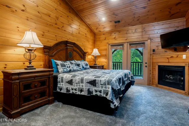 $1,370,000 | 810 Great Smoky Way, Gatlinburg, TN 37738