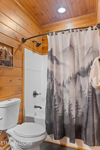 $1,370,000 | 810 Great Smoky Way, Gatlinburg, TN 37738