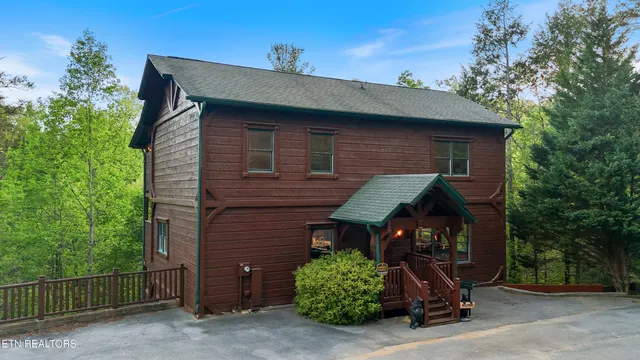 $1,370,000 | 810 Great Smoky Way, Gatlinburg, TN 37738