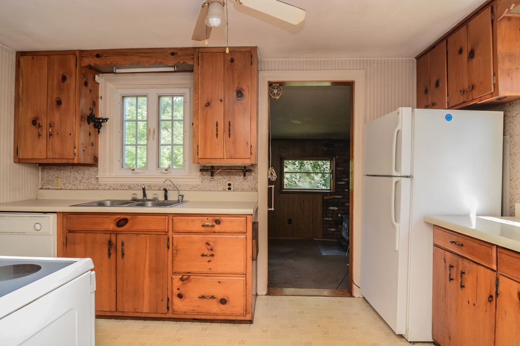 316 Red Acre Road Stow, MA 01775 - Photo 11 of 20
