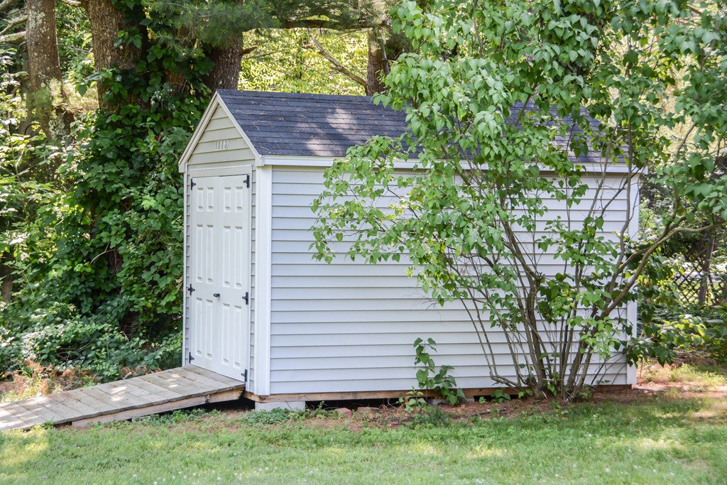 316 Red Acre Road Stow, MA 01775 - Photo 4 of 20
