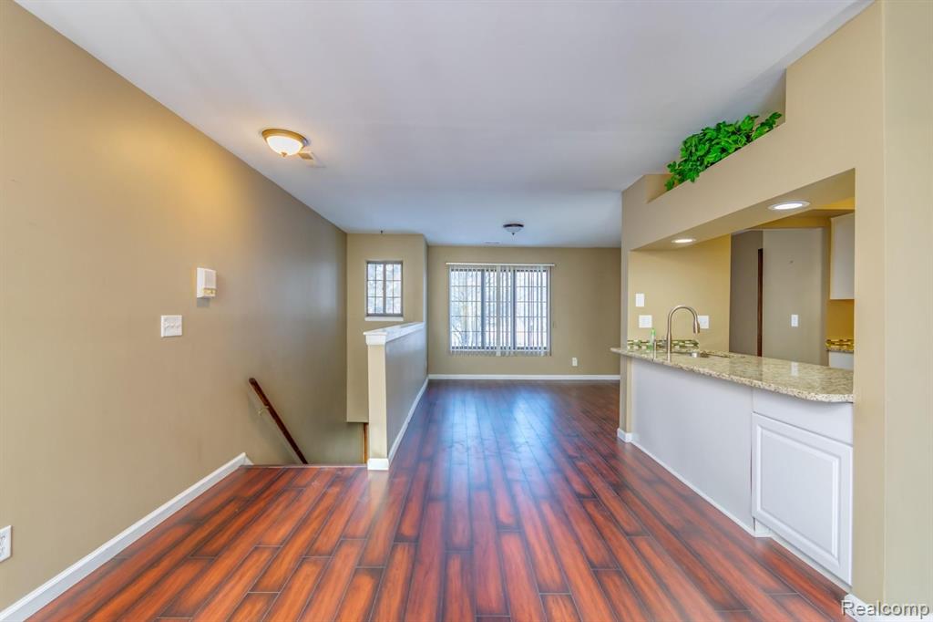 1504 Meadowside Drive Rochester Hills, MI 48307 - Photo 2 of 26