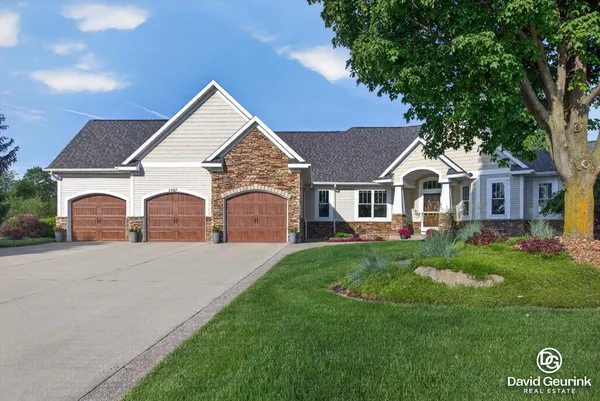 $990,000 | 3567 Elk Court, Zeeland, MI 49464