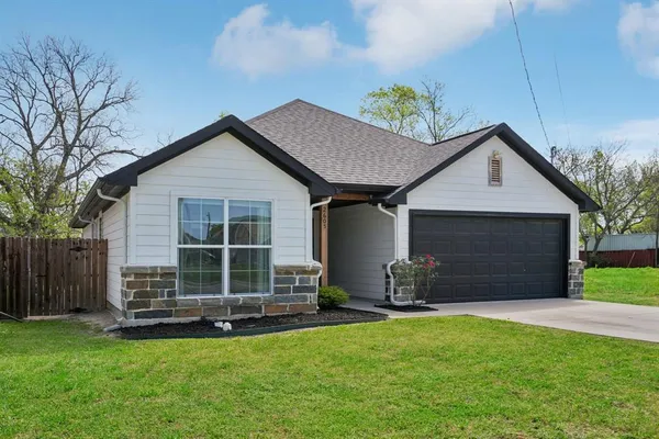 $1,750 | 2605 Langford Street, Greenville, TX 75401