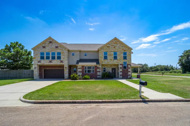 $335,000 | 249 Mc Dade Street, Hempstead, TX 77445