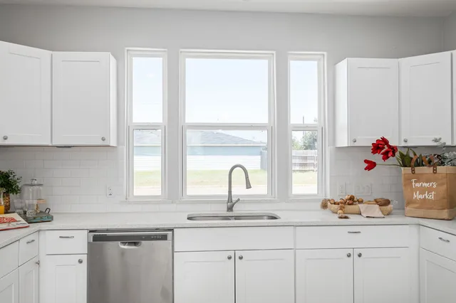 $335,000 | 249 Mc Dade Street, Hempstead, TX 77445