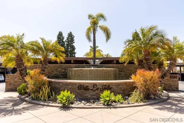 $2,200 | 8628 Via Mallorca, Unit C, La Jolla, CA 92037