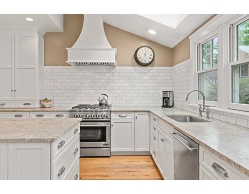 858 Webster Street Needham, MA 02492 - Photo 4 of 19 Gallery Image 4