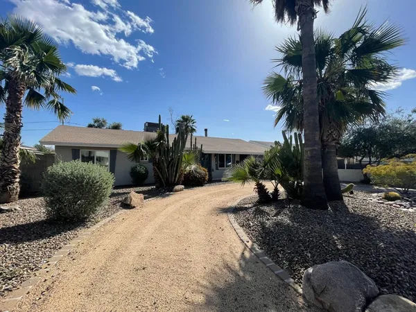 $2,600 | 843 East Butler Drive, Phoenix, AZ 85020