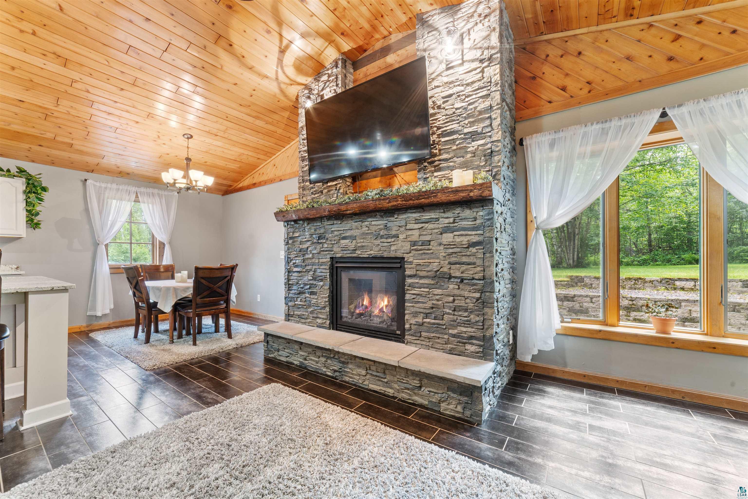 4279 Fayre Road Duluth, MN 55803 - Photo 3 of 46