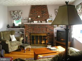 129 Middle Road Dublin, PA 18917 - Photo 5 of 6