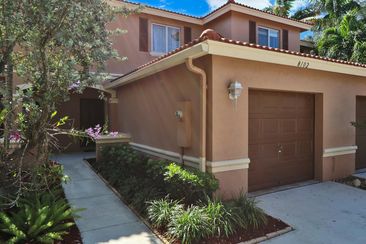 8102 Big Pine Way Riviera-large-003-002-