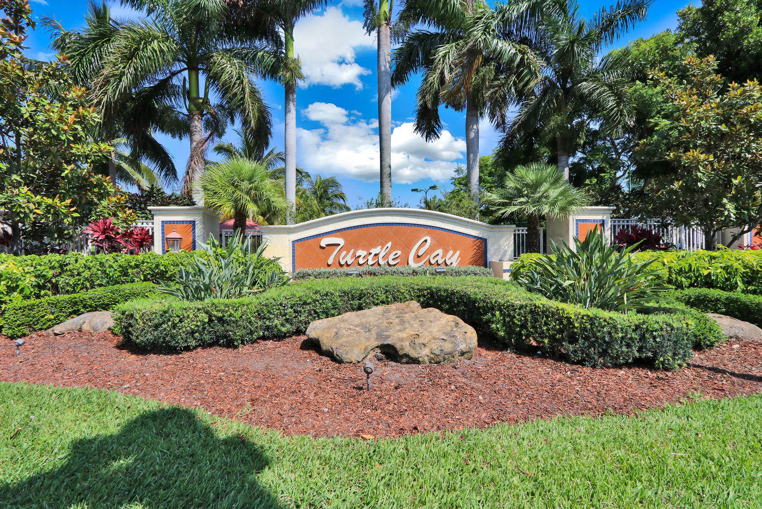 8102 Big Pine Way Riviera-large-033-024-