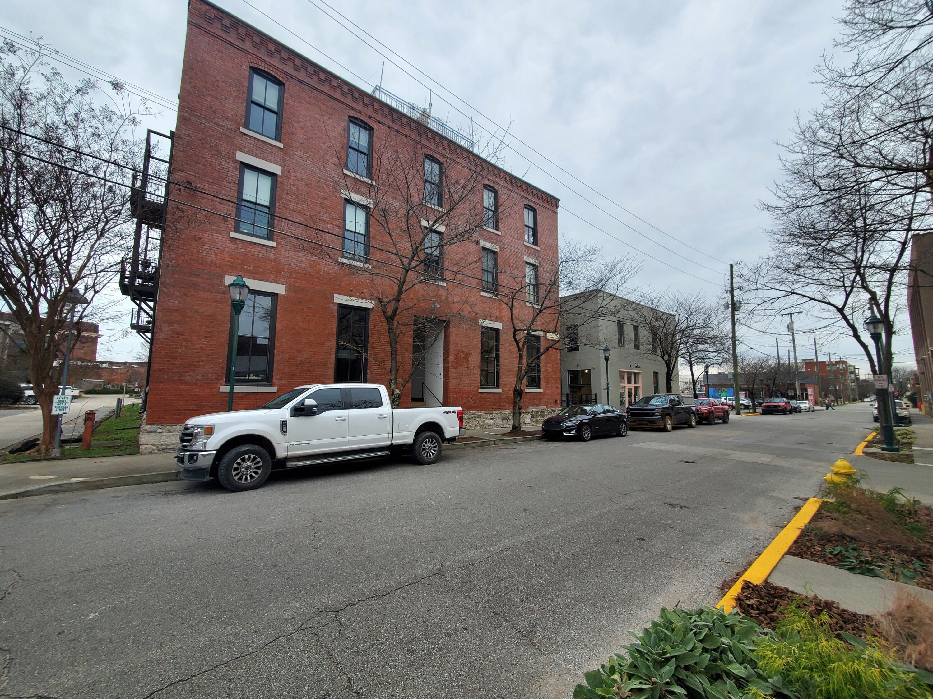 1426 Williams Street, Unit 32 & 33 Chattanooga, TN 37408 - Photo 4 of 5 Front from left