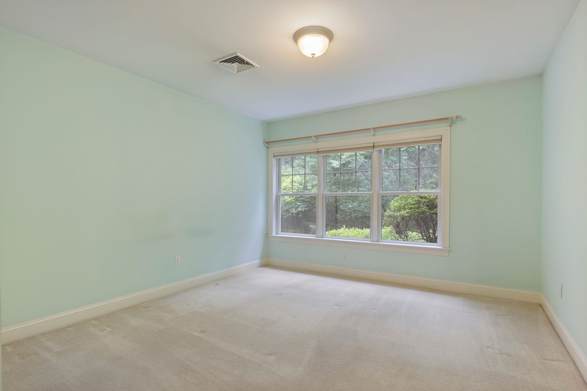 100 Shepard's Cove Road, Unit F103 Kittery, ME 03904 - Photo 16 of 36 Gallery Image 16