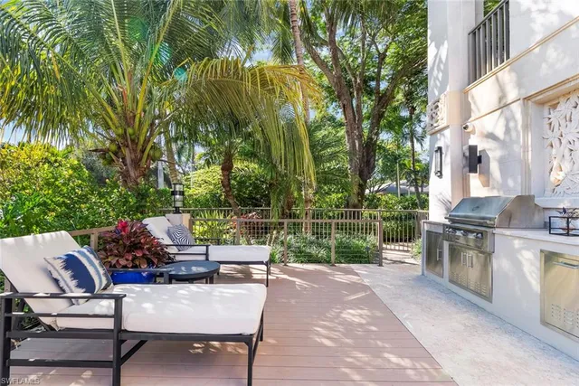 $10,900,000 | 1441 Gulf Shore Boulevard South, Naples, FL 34102