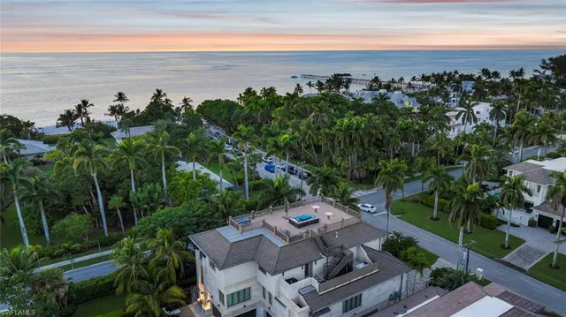 $10,900,000 | 1441 Gulf Shore Boulevard South, Naples, FL 34102