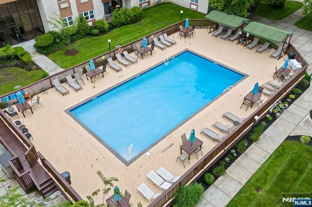 $3,200 | 1111 River Road, Unit F26, Edgewater, NJ 07020