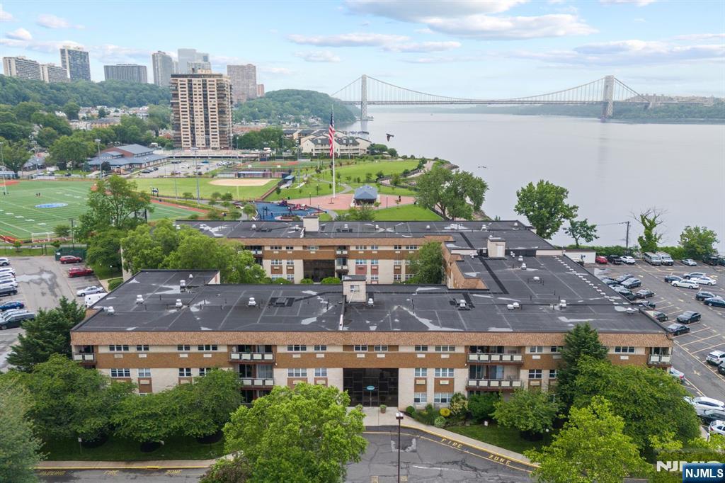 1111 River Road, Unit F26 Edgewater, NJ 07020 - Photo 23 of 26