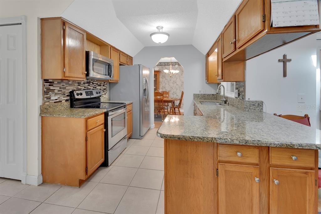 2547 Wilmhurst Road DeLand, FL 32720 - Photo 6 of 33 Gallery Image 6