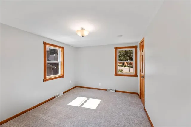 $385,000 | 6319 Sherwood Lane, Merriam, KS 66203