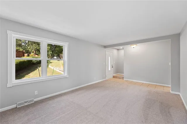 $385,000 | 6319 Sherwood Lane, Merriam, KS 66203