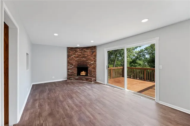 $385,000 | 6319 Sherwood Lane, Merriam, KS 66203