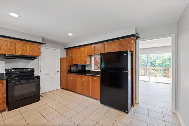 $385,000 | 6319 Sherwood Lane, Merriam, KS 66203