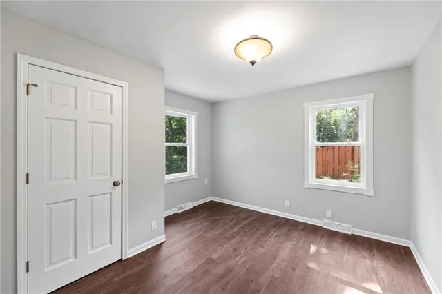 $385,000 | 6319 Sherwood Lane, Merriam, KS 66203