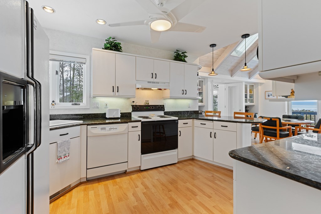 5939 Bluff Ledge Road Sturgeon Bay, WI 54235 - Photo 11 of 60 Gallery Image 11