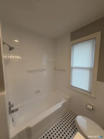 $2,500 | 103 Spring Street, Middletown, CT 06457