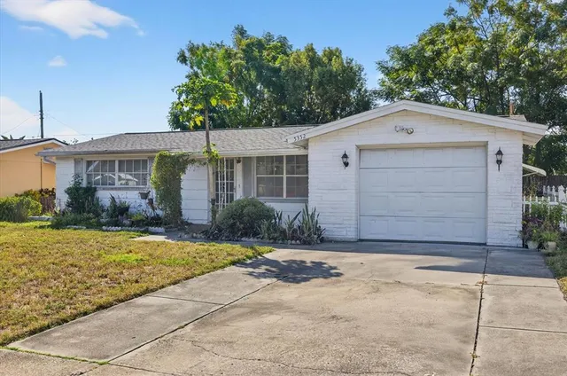 $219,000 | 5352 Mosaic Drive, Holiday, FL 34690
