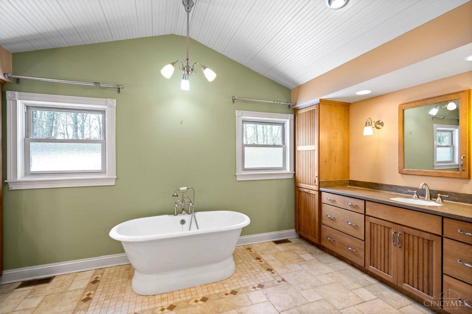 7416 Ayers Road Cincinnati, OH 45255 - Photo 28 of 59 Gallery Image 28