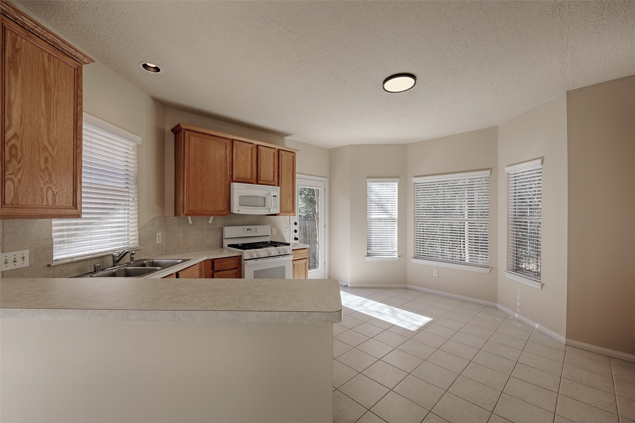 1815 Tickner Street Conroe, TX 77301 - Photo 13 of 36