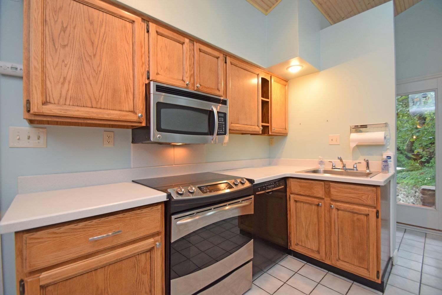 5656 Foley Road Cincinnati, OH 45238 - Photo 9 of 46