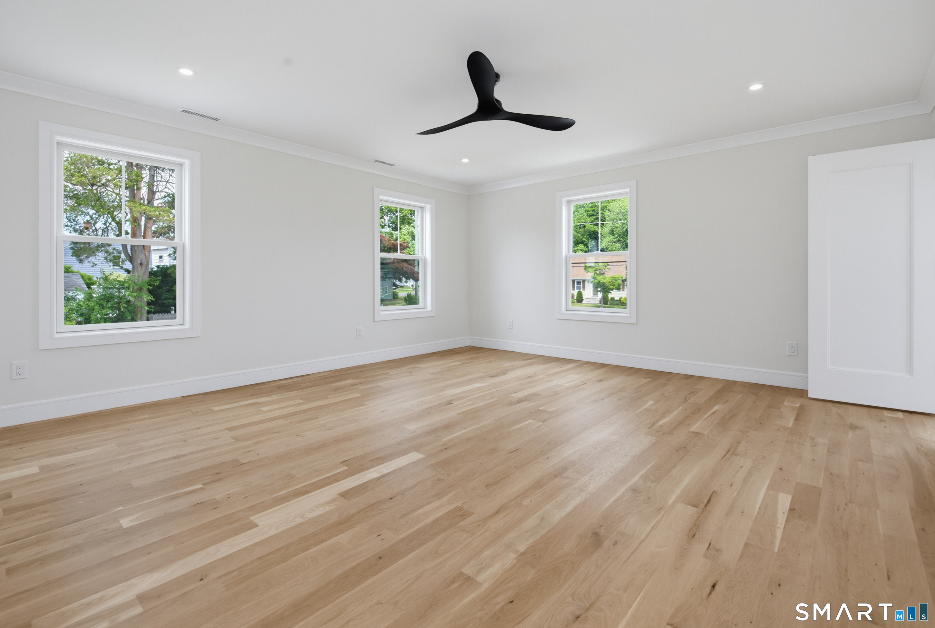 694 Jennings Road Fairfield, CT 06824 - Photo 29 of 39 Gallery Image 29