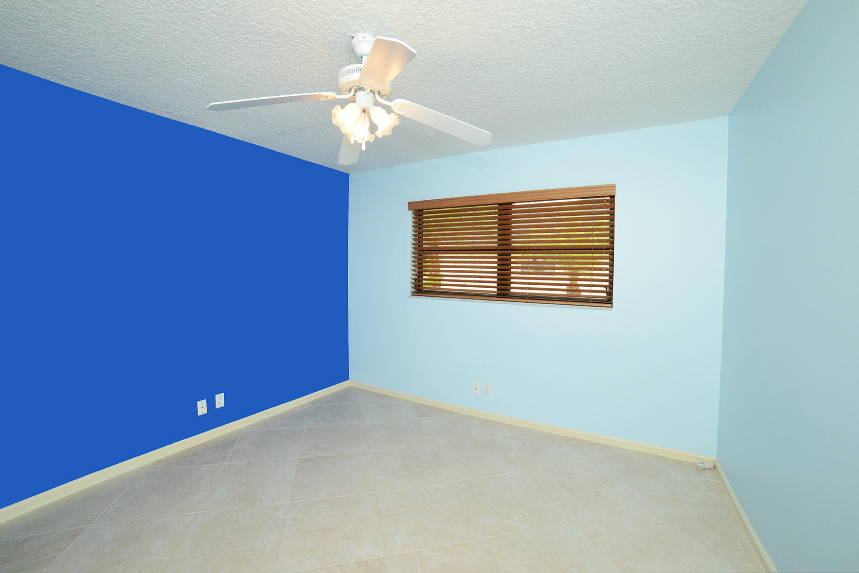 17290 Lake Park Road Boca Raton, FL 33487 - Photo 23 of 28 an empty room with windows