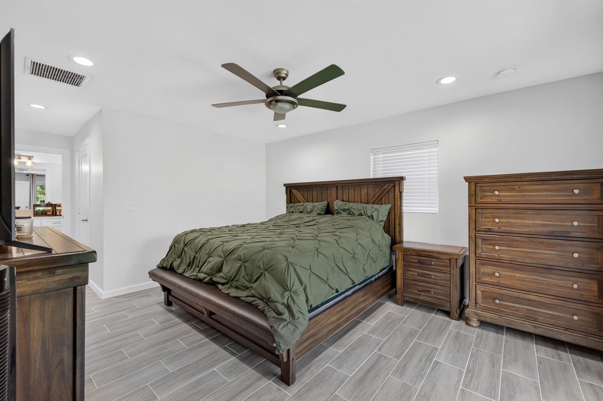 5912 Pinetree Drive Fort Pierce, FL 34982 - Photo 18 of 40 19-web-or-mls-3A5A1545