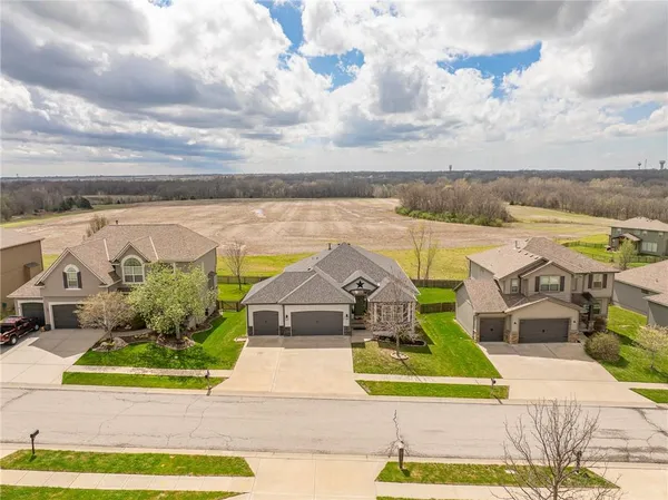 $535,000 | 509 Sycamore Road, Greenwood, MO 64034