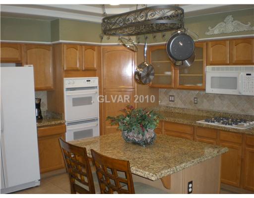 418 Rhythm Street Henderson, NV 89074 - Photo 3 of 22 Property Photo. Double ovens.